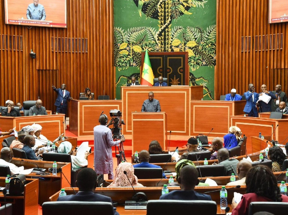 ACHAT DE VÉHICULES POUR LES DÉPUTÉS : EL MALICK NDIAYE DÉFEND UNE DÉMARCHE « RATIONNELLE » ET TRANSPARENTE